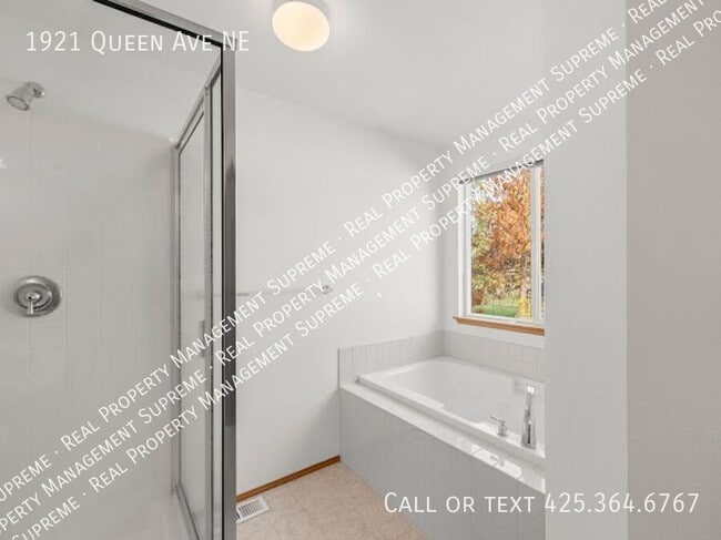 Building Photo - 1921 Queen Ave NE