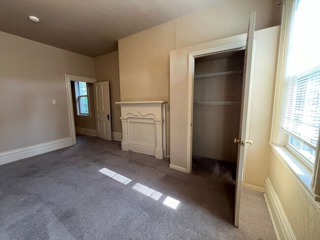 Building Photo - 1518 Fernleaf St