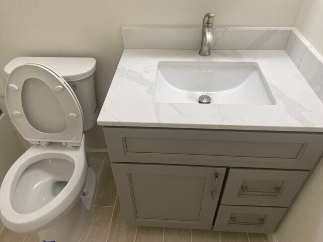 Building Photo - 2160 Tilden Pl