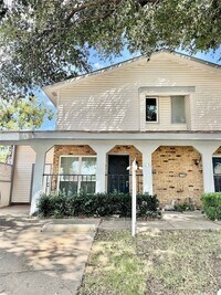 Building Photo - 734 Ticonderoga Dr