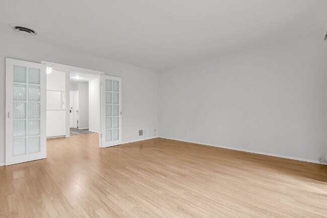 Building Photo - "Charming 2-Bed Condo Oasis in Walnut Cree...