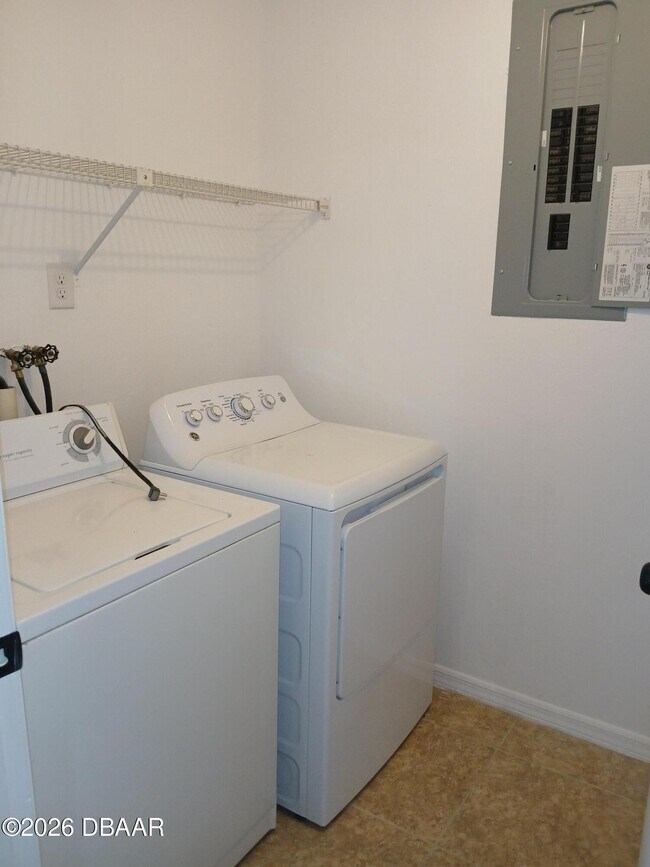 Building Photo - 5117 Taylor Ave