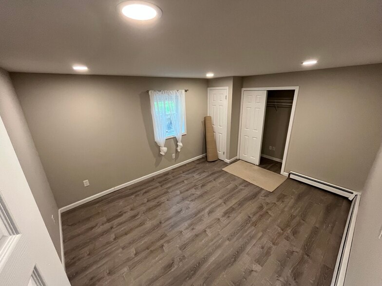 Building Photo - 40 Old Northport Rd