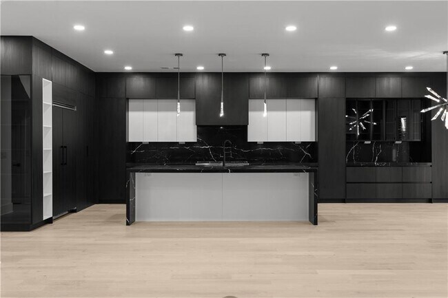 Building Photo - 409 Thunder Rd