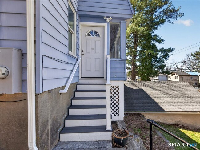 Building Photo - 91 Jewett St