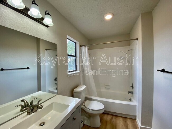 Building Photo - 410 Twin Oak Trail