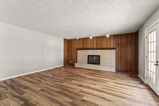 Building Photo - 4033 Caprice Rd
