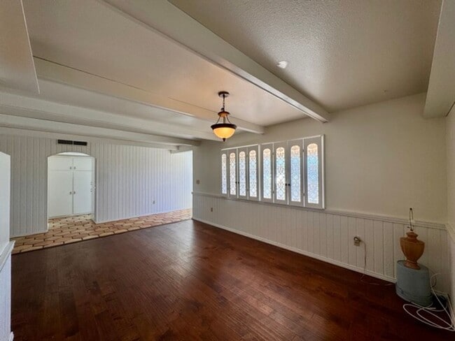 Building Photo - 55+ 2 bedroom 2 bathroom Sun City home for LEASE!