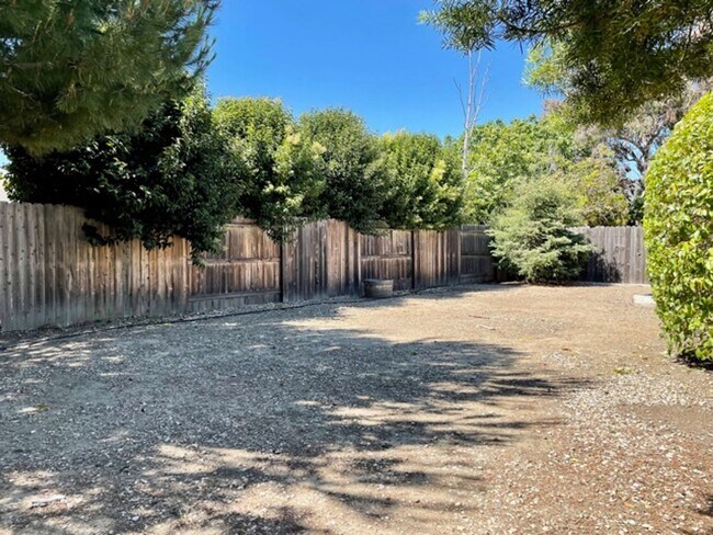 Building Photo - 1388 Cavalier Ln