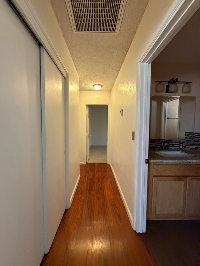 Building Photo - 3 Bedroom 2 Bathroom House on Corner Lot with 2 Car Garage Locate din Irwin Estates