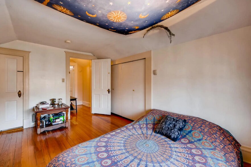 Building Photo - 1035 N Marion St