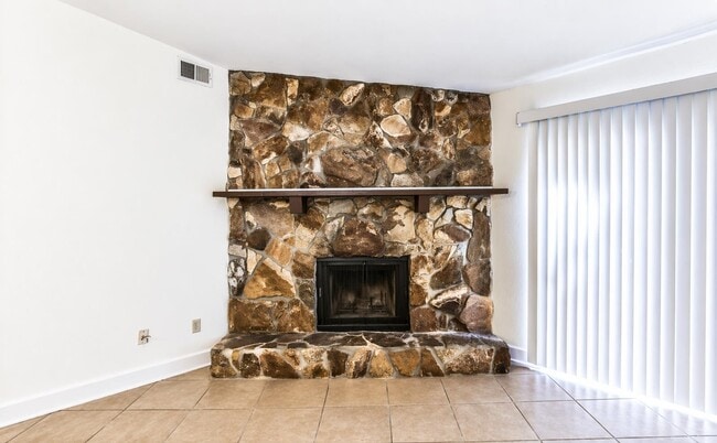 Building Photo - 4777 Leah Ln