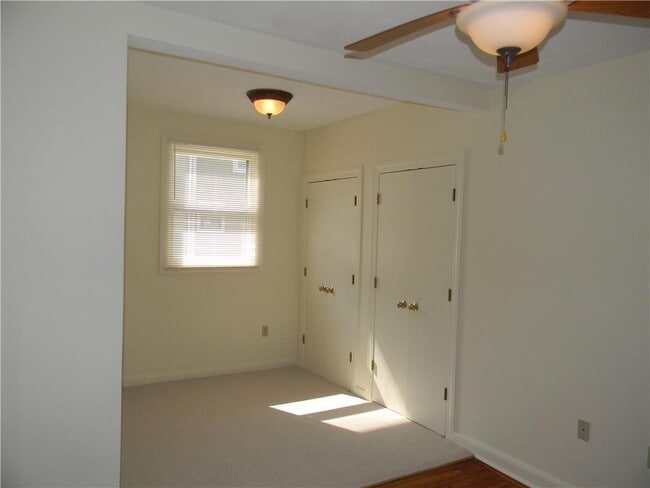 Building Photo - 152 Elmgrove Ave