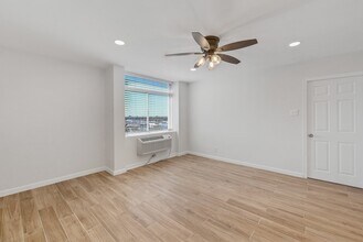 Building Photo - 7520 Hornwood Dr