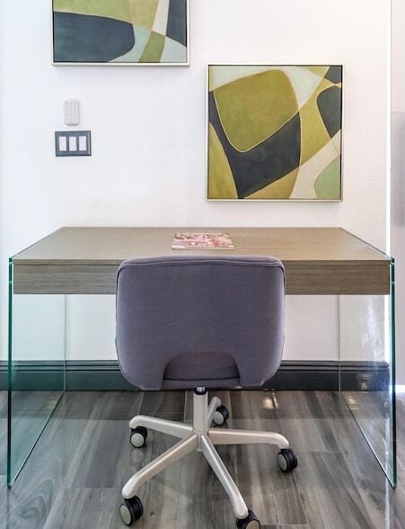 Building Photo - 2531 NE 47th St