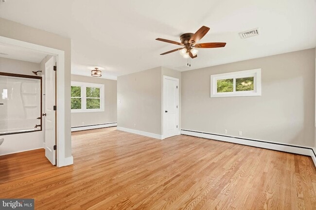 Building Photo - 8643 Ridge Rd