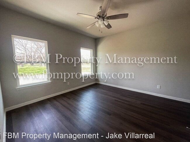 Building Photo - 3 br, 2 bath House - 390 S Pecan