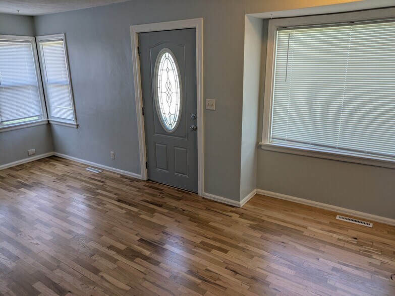 Living Room /Front Door - 127 pleasant Ave