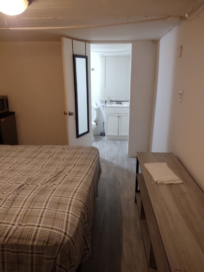 Building Photo - 3120 SW 53rd Ter