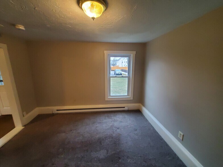 Building Photo - 215 Madison St