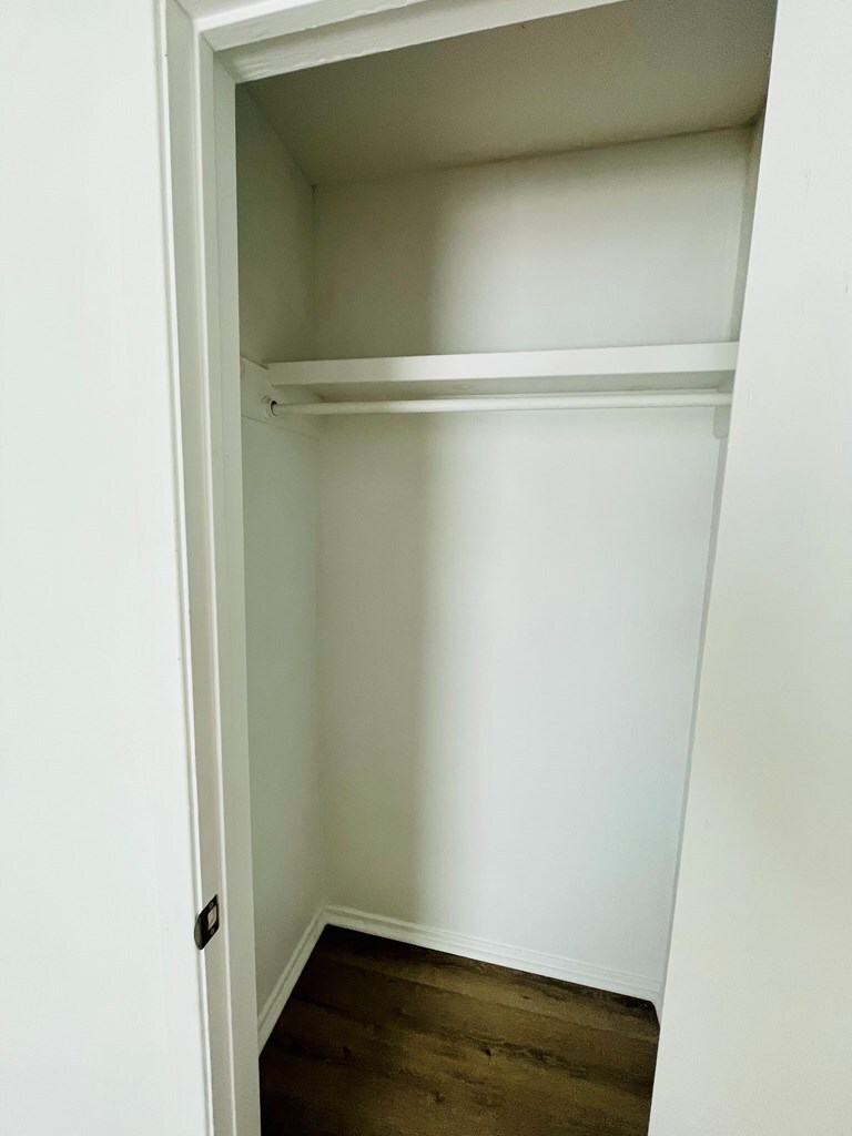 Building Photo - 1203 Redwood St