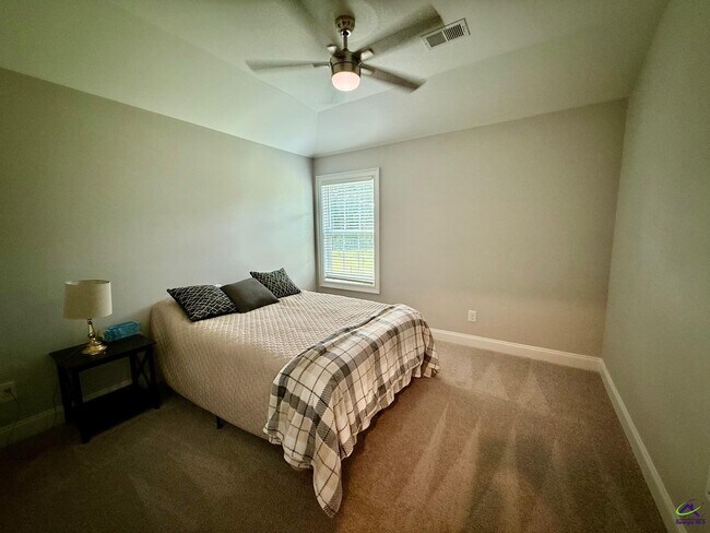 Building Photo - 404 Bella Notte Cir