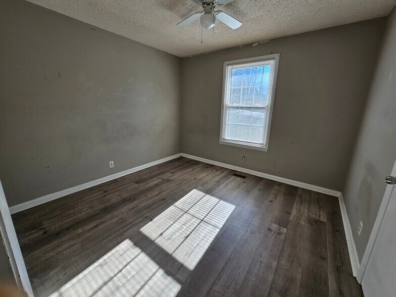 Building Photo - 504 Springmont Blvd