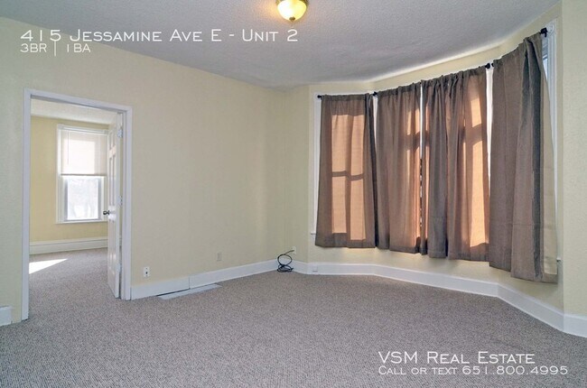 Building Photo - 415 Jessamine Ave E