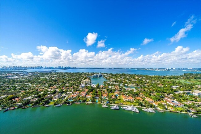 Building Photo - 4775 Collins Ave