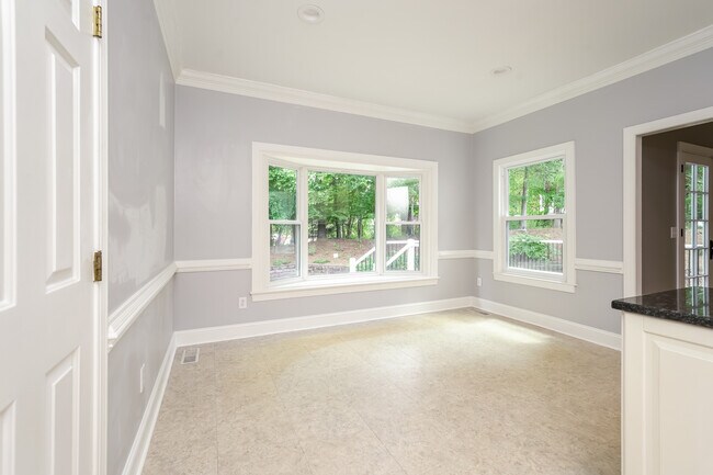 Building Photo - 213 Worthland Ct