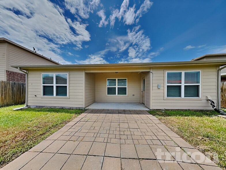 Building Photo - 336 Comanche Plains Rd
