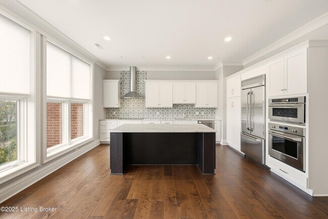 Building Photo - 6600 Seminary Woods Pl