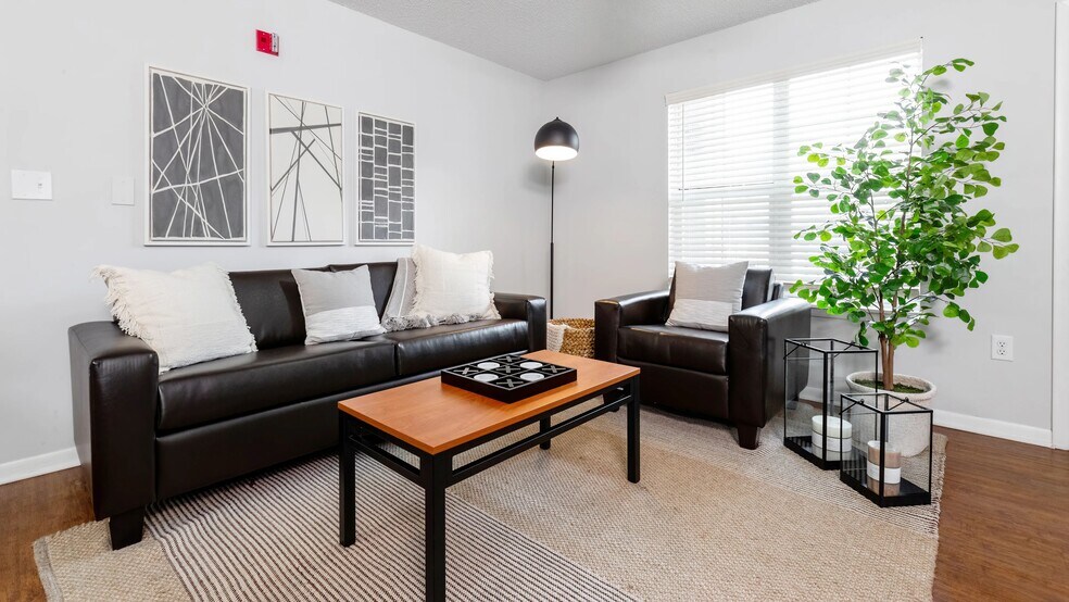 ONYX 1321 N Lincoln Ave Urbana IL 61801 Apartment Finder