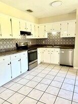 Building Photo - 10612 Ford Dr