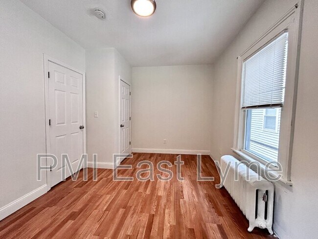 Building Photo - 54 Roath St