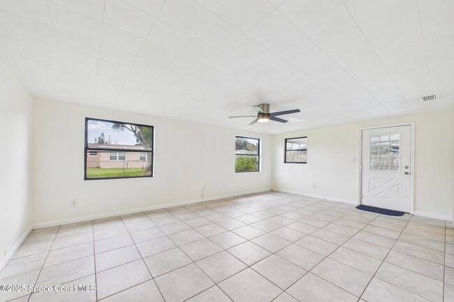 Building Photo - 4339 Plompton Dr