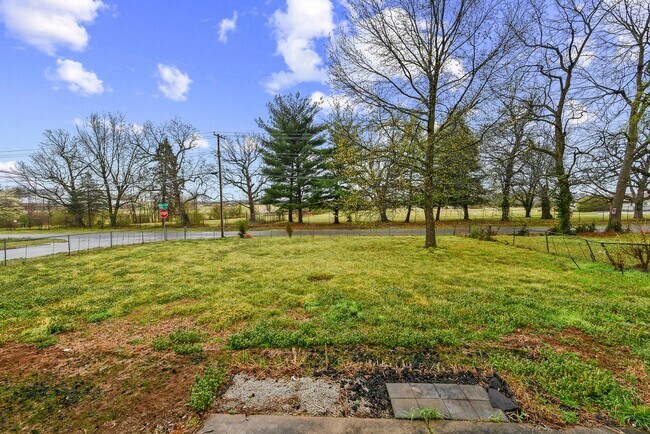 Building Photo - 3 Bed, 2 Bath Home for Rent Near Tom Watkins Park