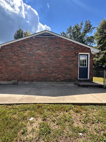 Building Photo - 279 Beechland Rd