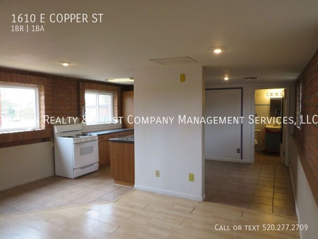Building Photo - 1610 E Copper St