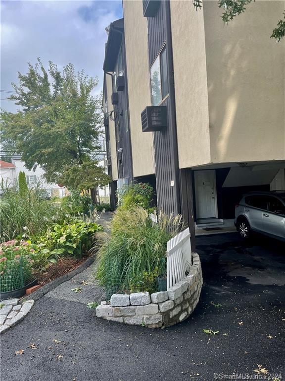 Building Photo - 235 Cove Rd