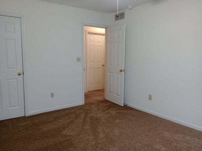 Building Photo - 2416-2418 Calder Ct.