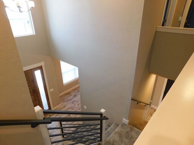 Building Photo - Spacious 5-Bedroom Home with Luxury Features & Prime Location!