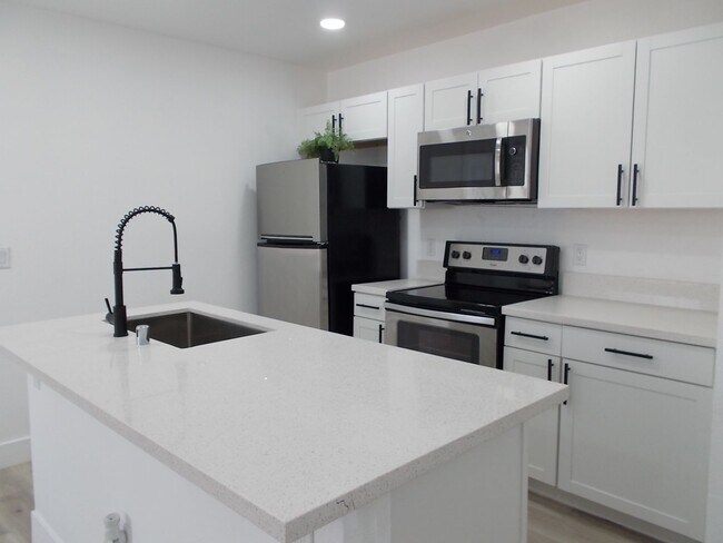 Building Photo - 532 N 9th St