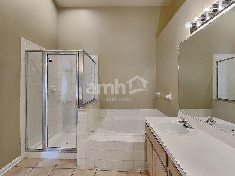 Building Photo - 30839 St Vincent Ct