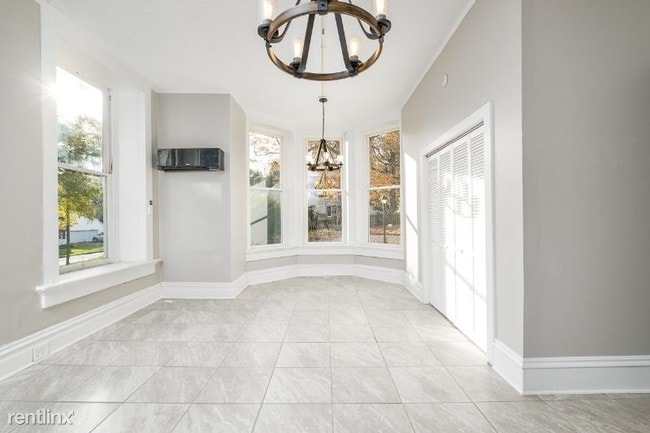 Building Photo - 811 Westover Dr