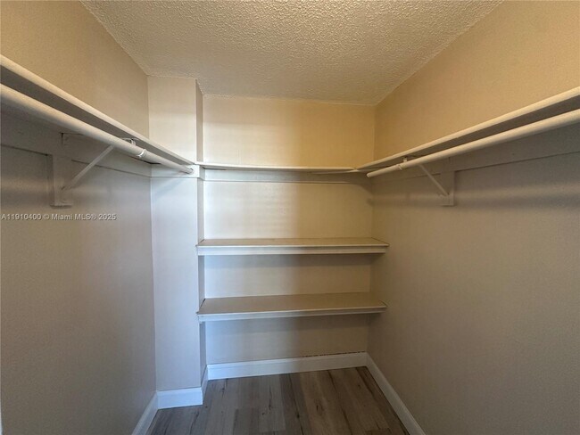 Building Photo - 899 West Ave