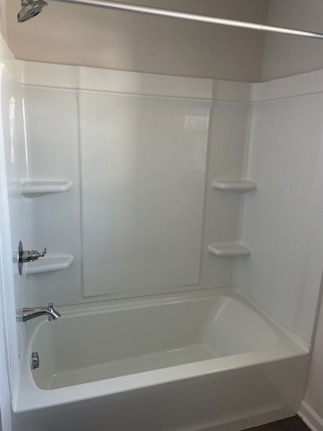 Building Photo - Beautiful 5 bedroom home built in 2022