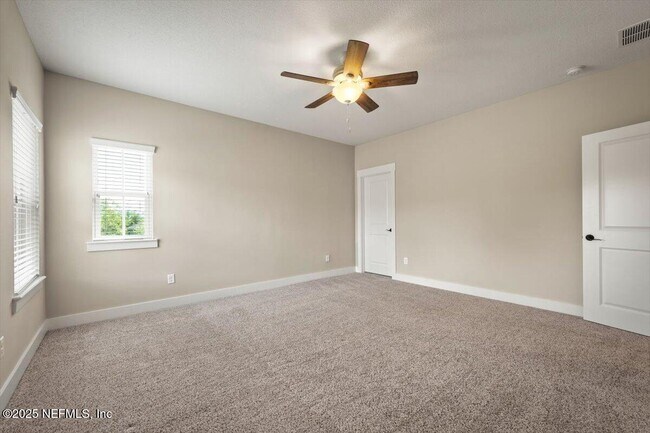 Building Photo - 305 Seahill Dr