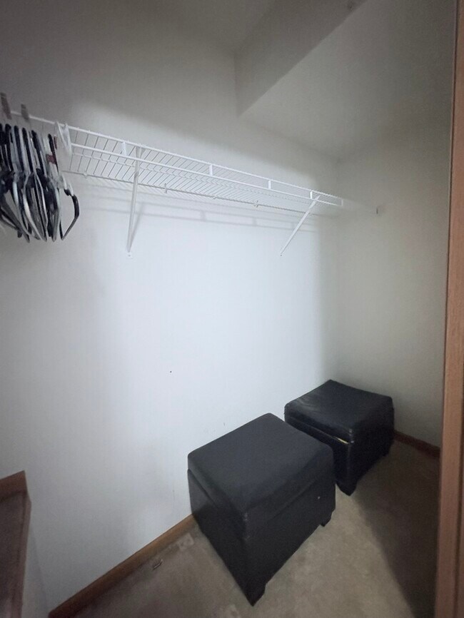 Building Photo - Furnished 4BR 2 BA Home w/ Covered Patio in Groveport!