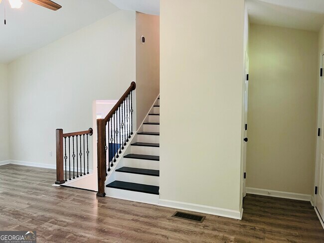 Building Photo - 28 Bowers Dr